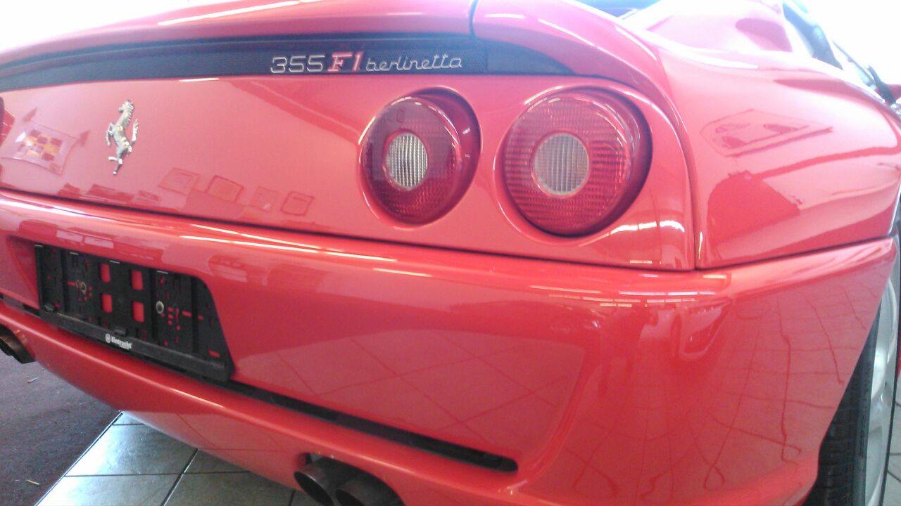 Ferrari 355 F1 berlinetta poliert