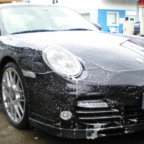 Porsche Schwarz Waschen